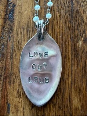 Necklace ‘Love Out Loud’